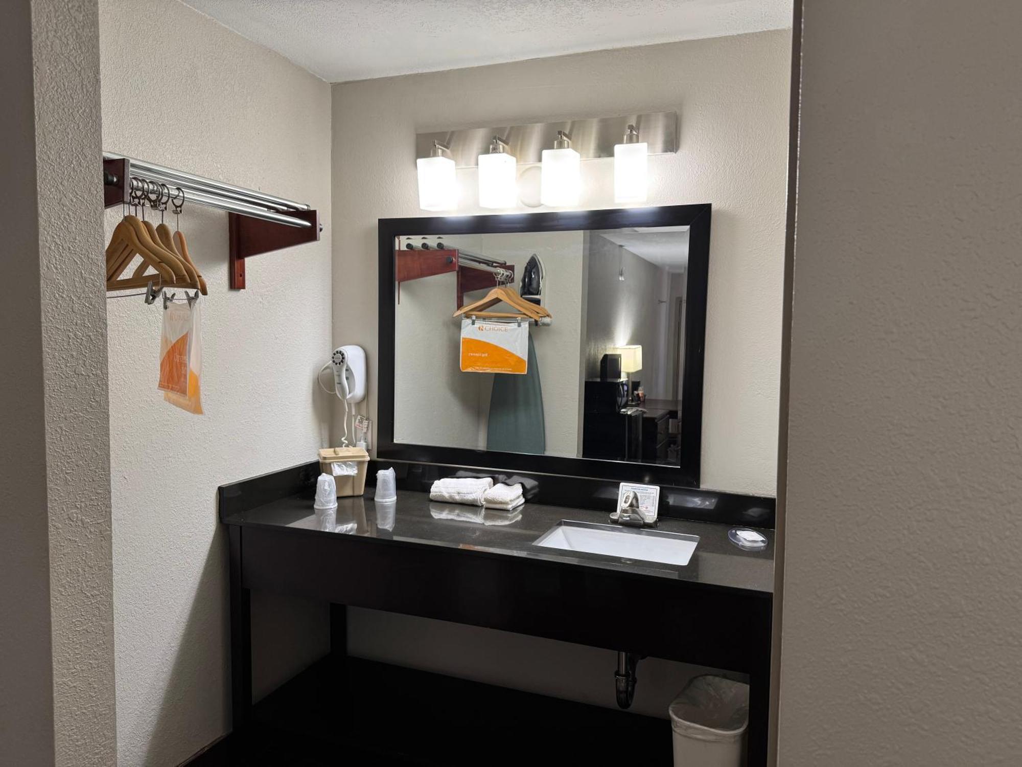 Lodge Econo